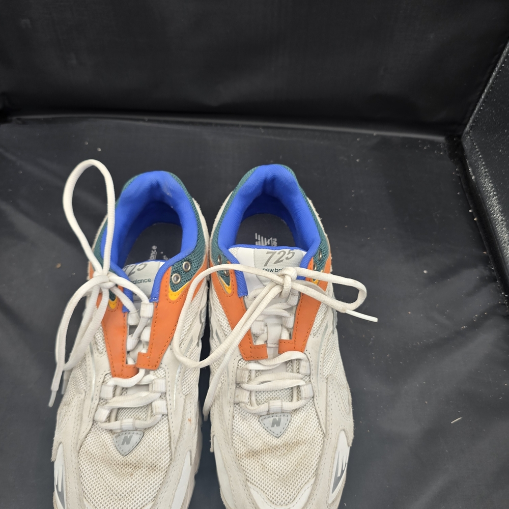New Balance‎ White and Orange Athletic Shoes